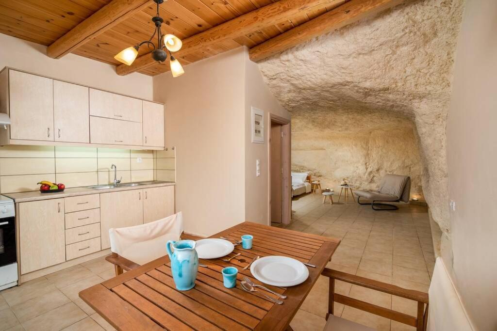 Nostos Cave Seaview Apartment Matala Eksteriør bilde